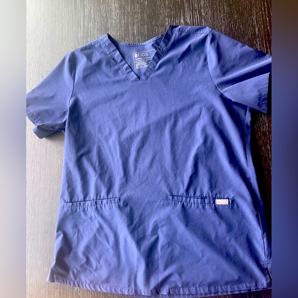 Figs Three Pocket Scrub Top- Navy